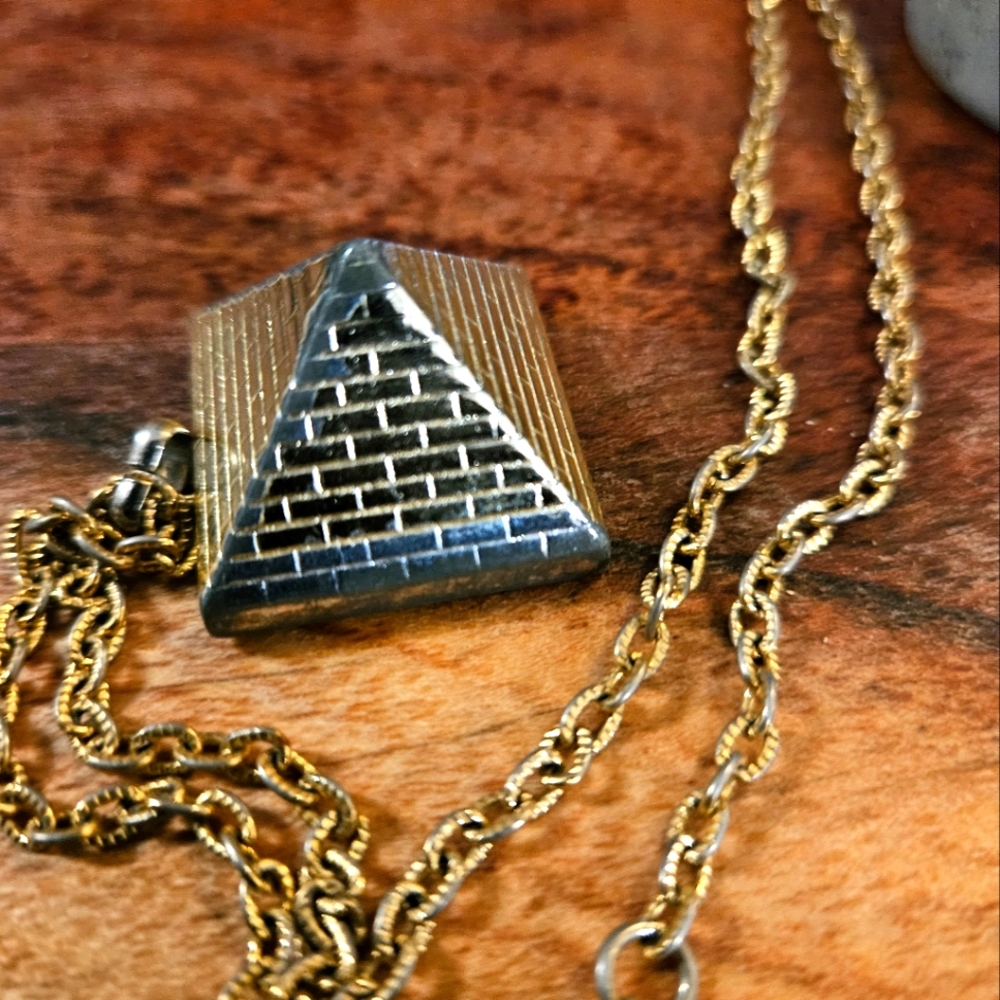 Vintage Rare The Talisman Guild 1976 with Secret Compartment